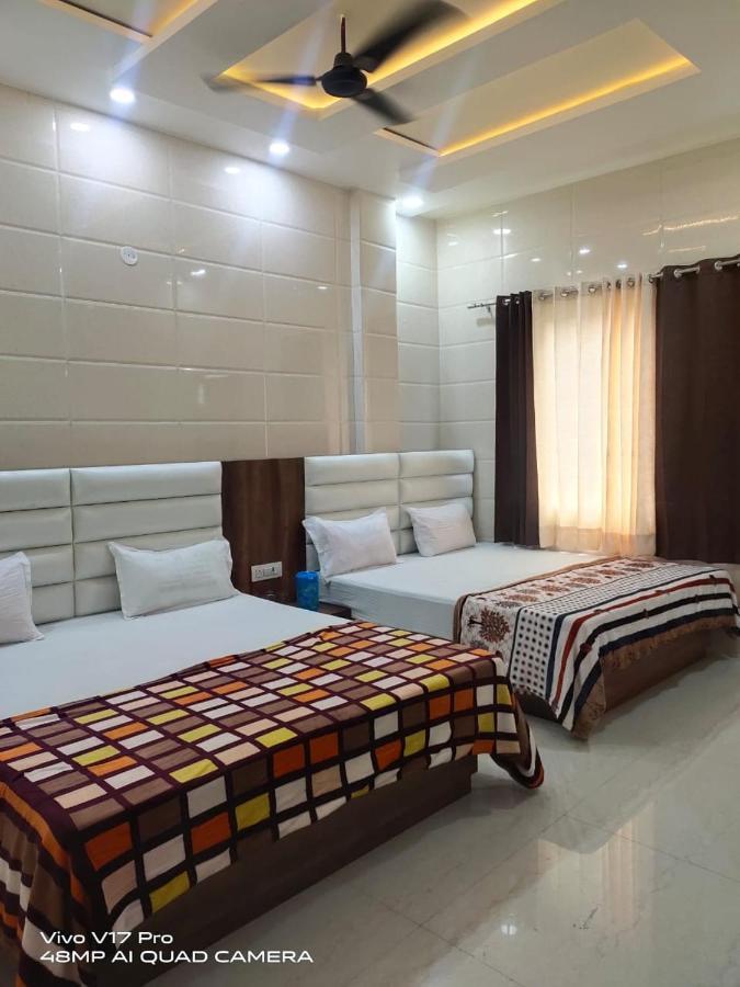 Jasneet Homestay Amritsar Bagian luar foto