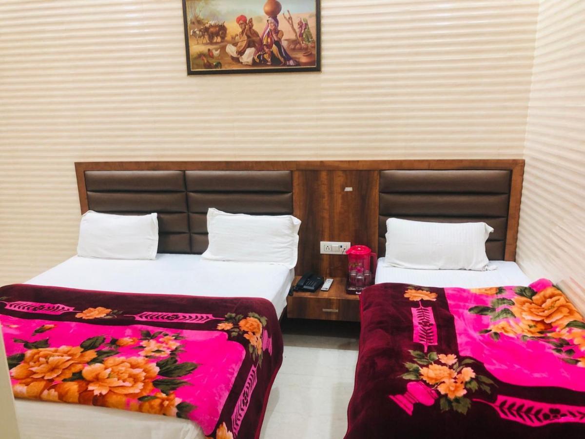 Jasneet Homestay Amritsar Ruang foto