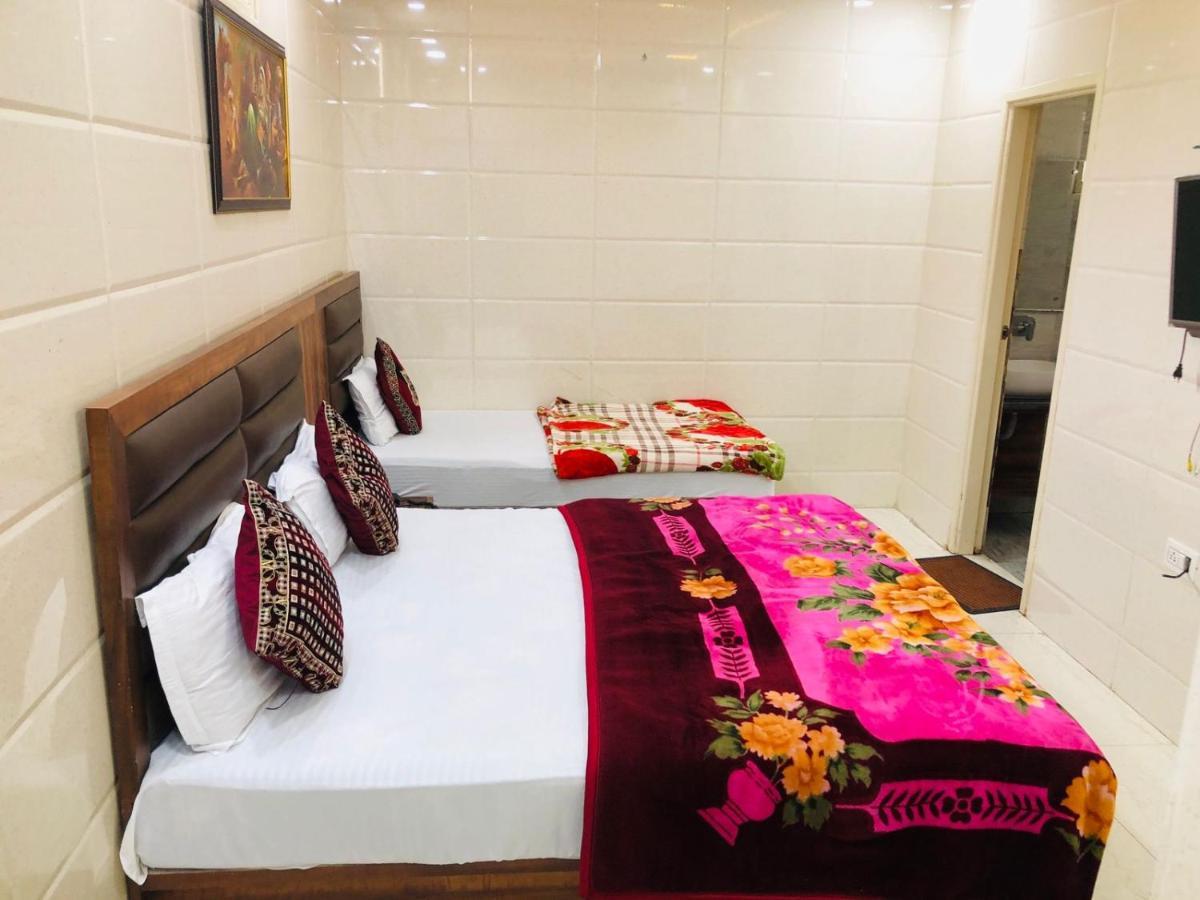 Jasneet Homestay Amritsar Bagian luar foto