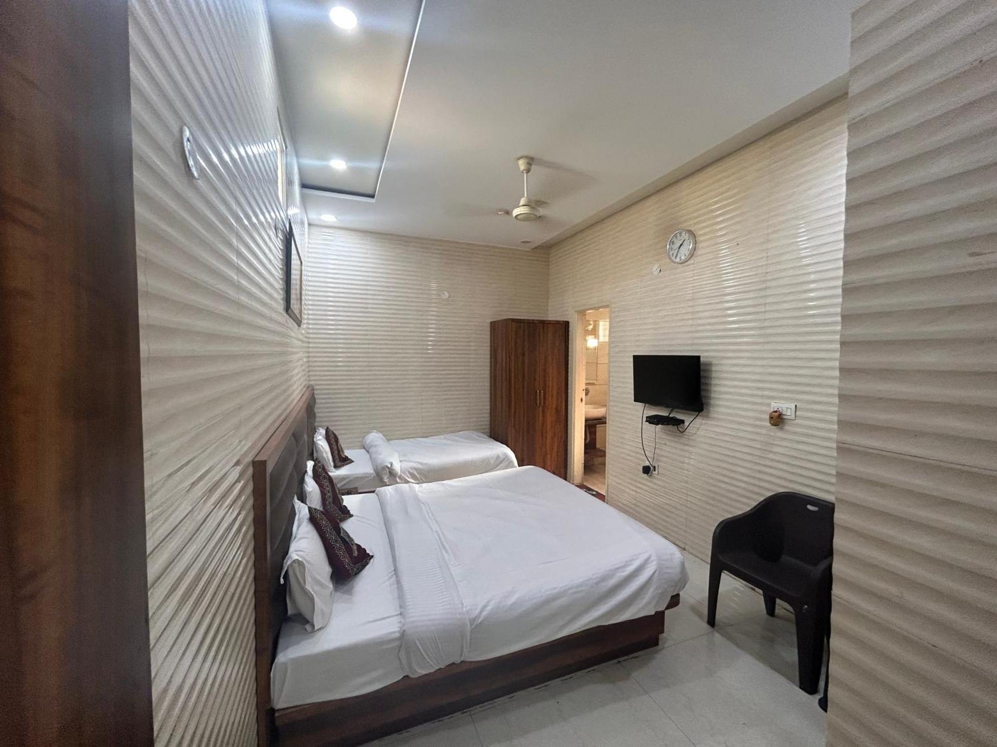 Jasneet Homestay Amritsar Bagian luar foto